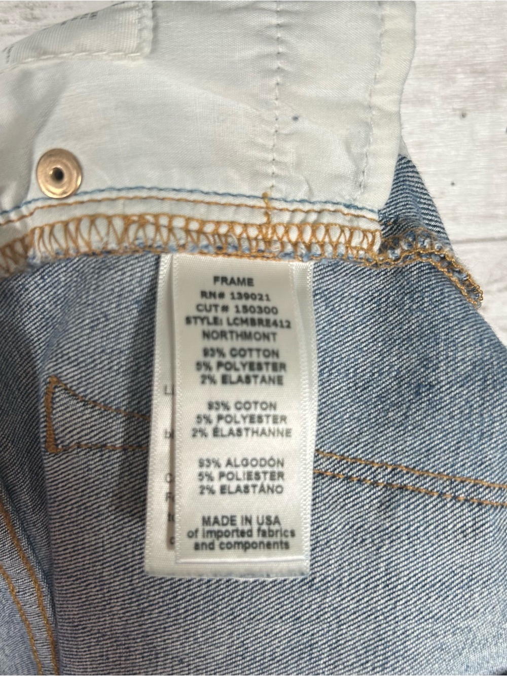 FRAME Denim Le Crop Mini Boot Northmont Distressed Jeans Raw Hem Size 28 USA - Picture 5 of 5